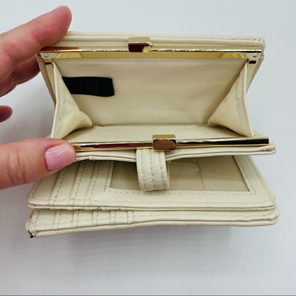 Safekeeper Weaved Design Wallet  - Picture 7 of 7